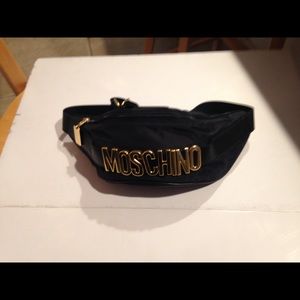 Like new Moschino Fanny pack